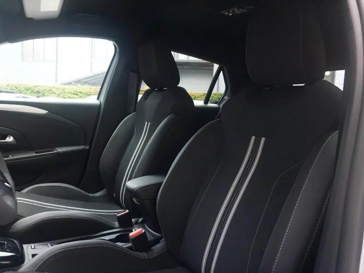 1.2 Turbo 110 Hybrid GS |  Stoel en Stuurverwarming | ACC | 17 " |  ECC | Navi full map | Groot voorraad voordeel | tot 8 jaar Opel Speciale garantie ! |