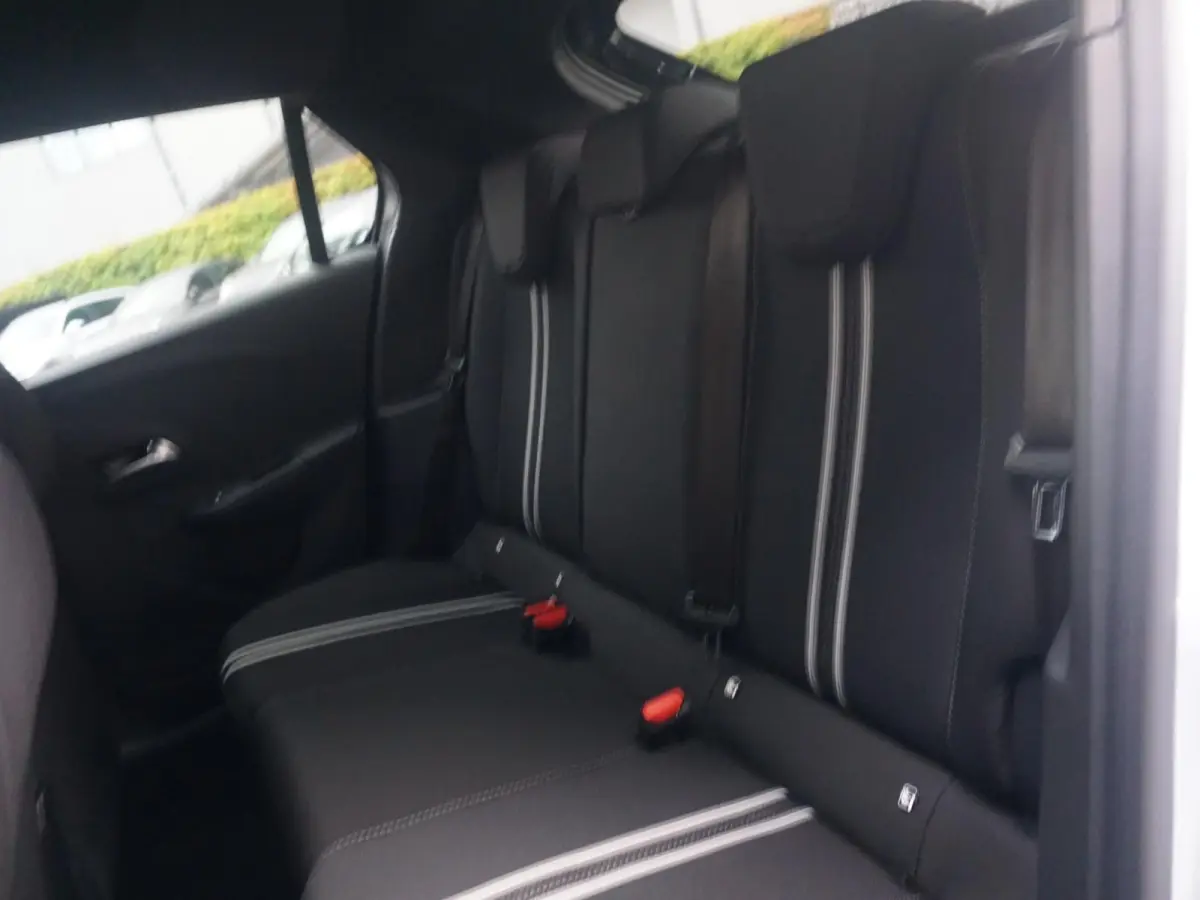 1.2 Turbo 110 Hybrid GS |  Stoel en Stuurverwarming | ACC | 17 " |  ECC | Navi full map | Groot voorraad voordeel | tot 8 jaar Opel Speciale garantie ! |