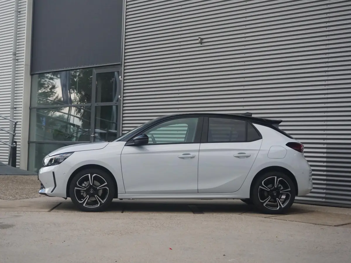 1.2 Turbo 110 Hybrid GS |  Stoel en Stuurverwarming | ACC | 17 " |  ECC | Navi full map | Groot voorraad voordeel | tot 8 jaar Opel Speciale garantie ! |