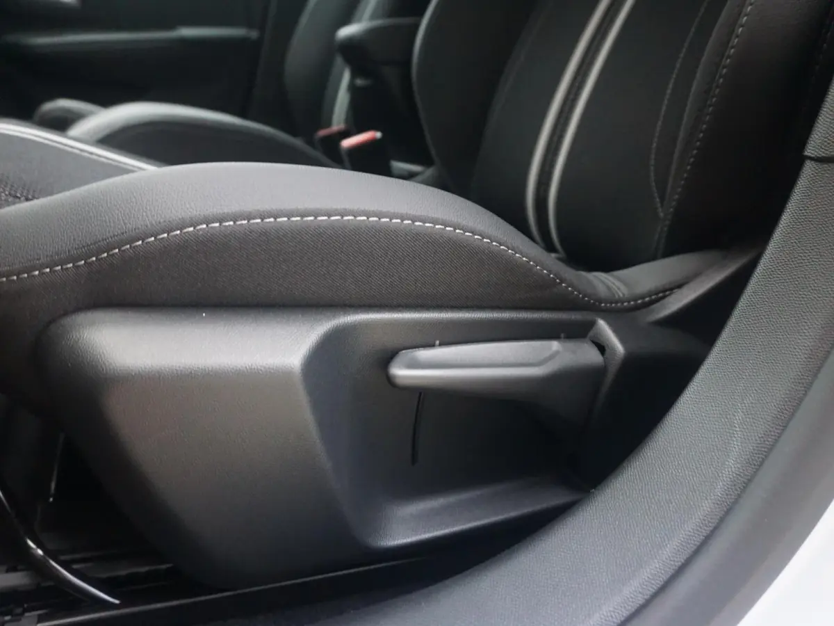 1.2 Turbo 110 Hybrid GS |  Stoel en Stuurverwarming | ACC | 17 " |  ECC | Navi full map | Groot voorraad voordeel | tot 8 jaar Opel Speciale garantie ! |