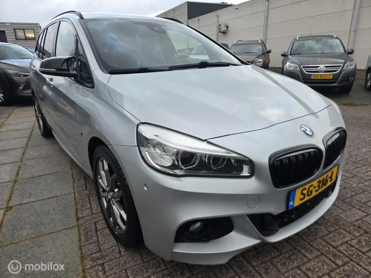 218i CorporateL High Ex. Pano/Camera