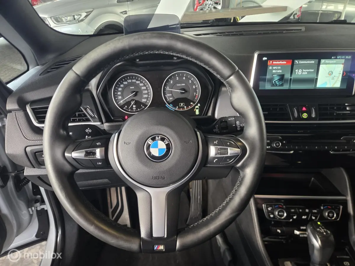 218i CorporateL High Ex. Pano/Camera