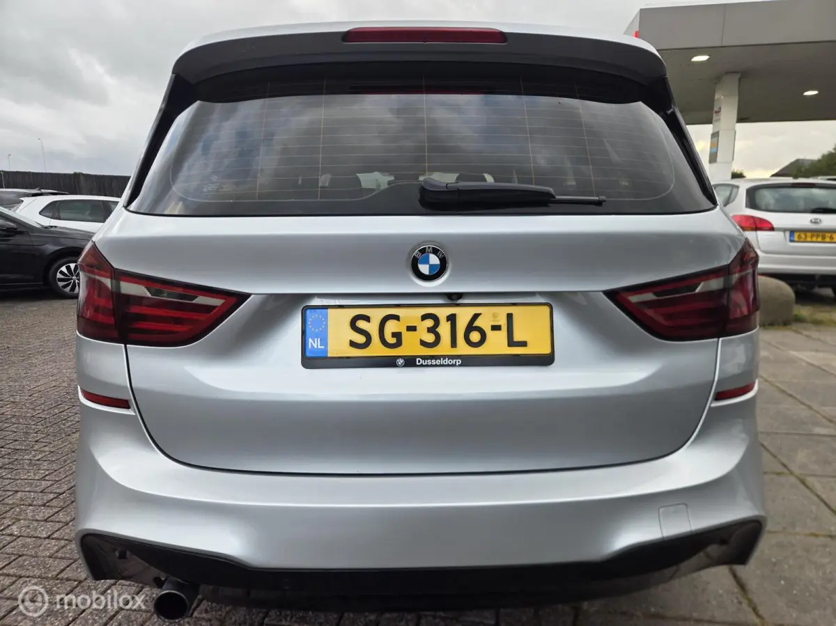 218i CorporateL High Ex. Pano/Camera