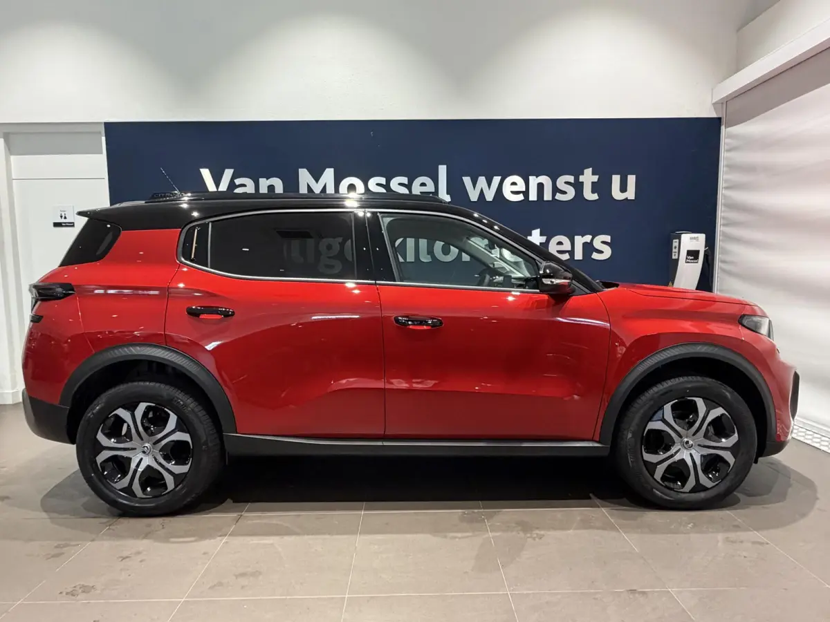 1.2 Turbo 100pk Plus Direct Leverbaar!