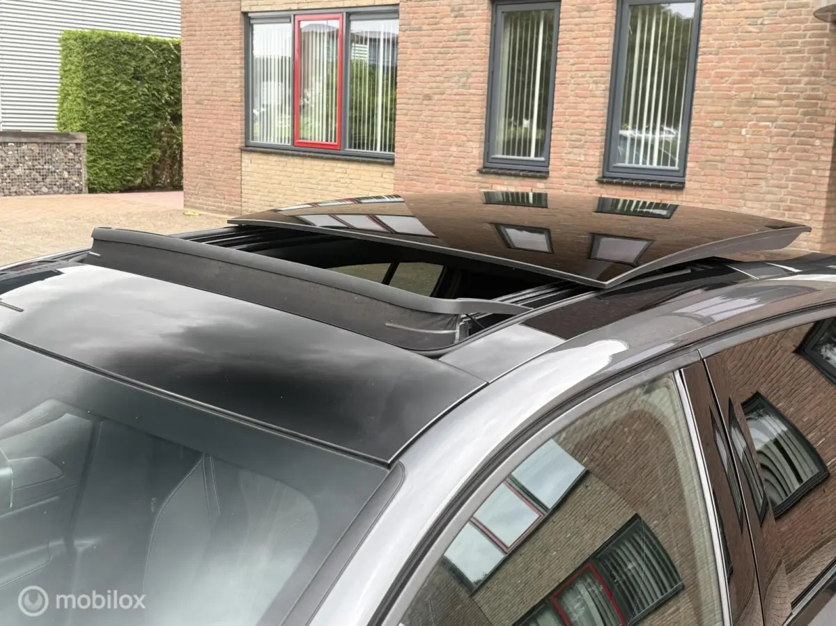 1.2 PureTech GT 130 EAT8 Panodak Alcantara Massage Navi Carplay Camera Virtual