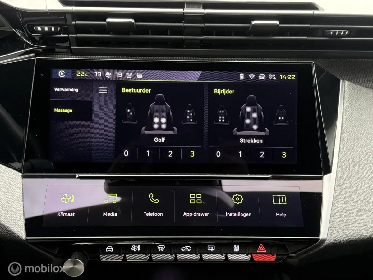 1.2 PureTech GT 130 EAT8 Panodak Alcantara Massage Navi Carplay Camera Virtual