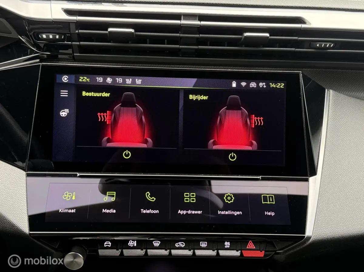 1.2 PureTech GT 130 EAT8 Panodak Alcantara Massage Navi Carplay Camera Virtual