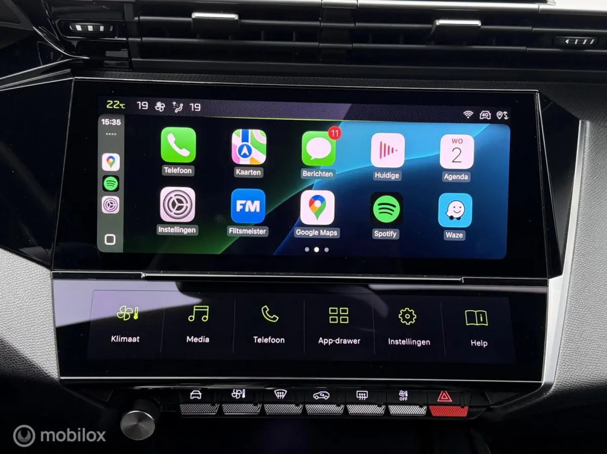 1.2 PureTech GT 130 EAT8 Panodak Alcantara Massage Navi Carplay Camera Virtual
