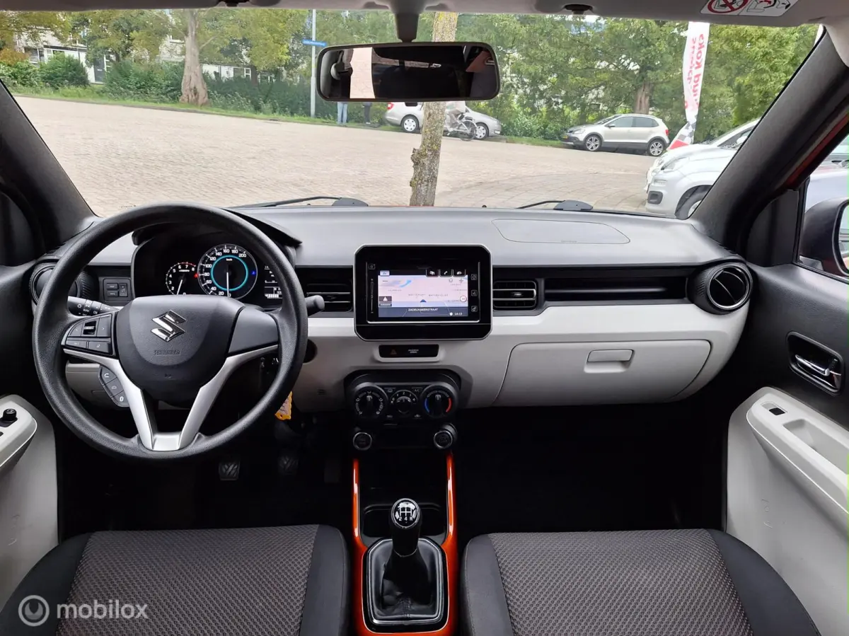 1.2 SELECT • Navigatie