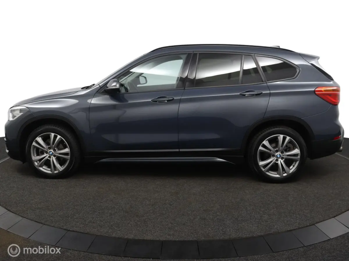 sDrive18i Exe CARPLAY TREKHAAK AIRCO NAVI CRUISE