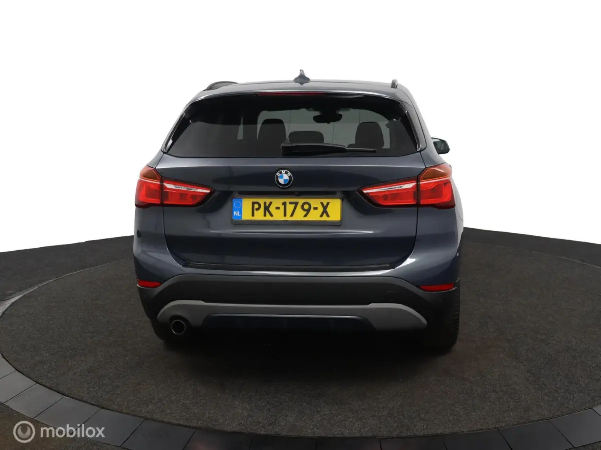 sDrive18i Exe CARPLAY TREKHAAK AIRCO NAVI CRUISE