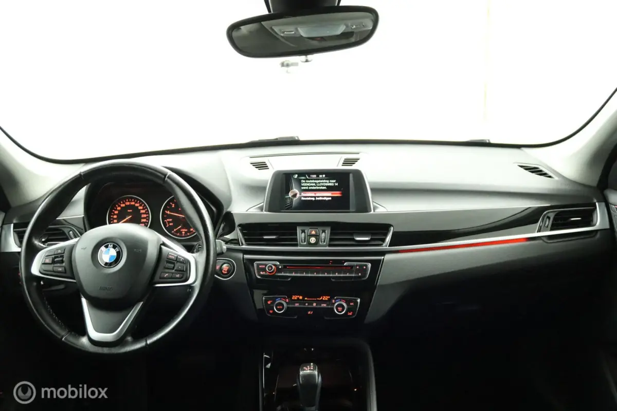 sDrive18i Exe CARPLAY TREKHAAK AIRCO NAVI CRUISE