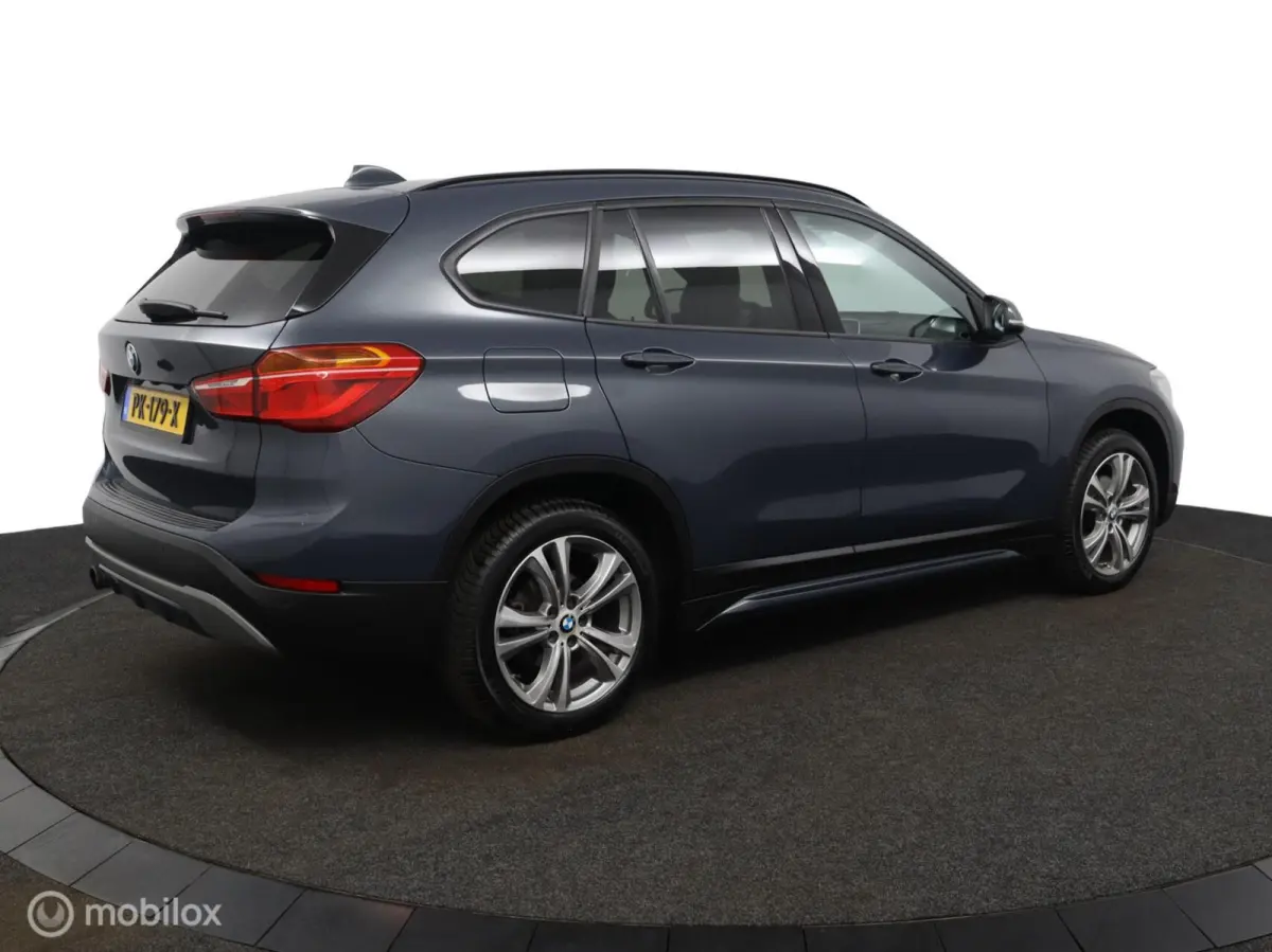 sDrive18i Exe CARPLAY TREKHAAK AIRCO NAVI CRUISE