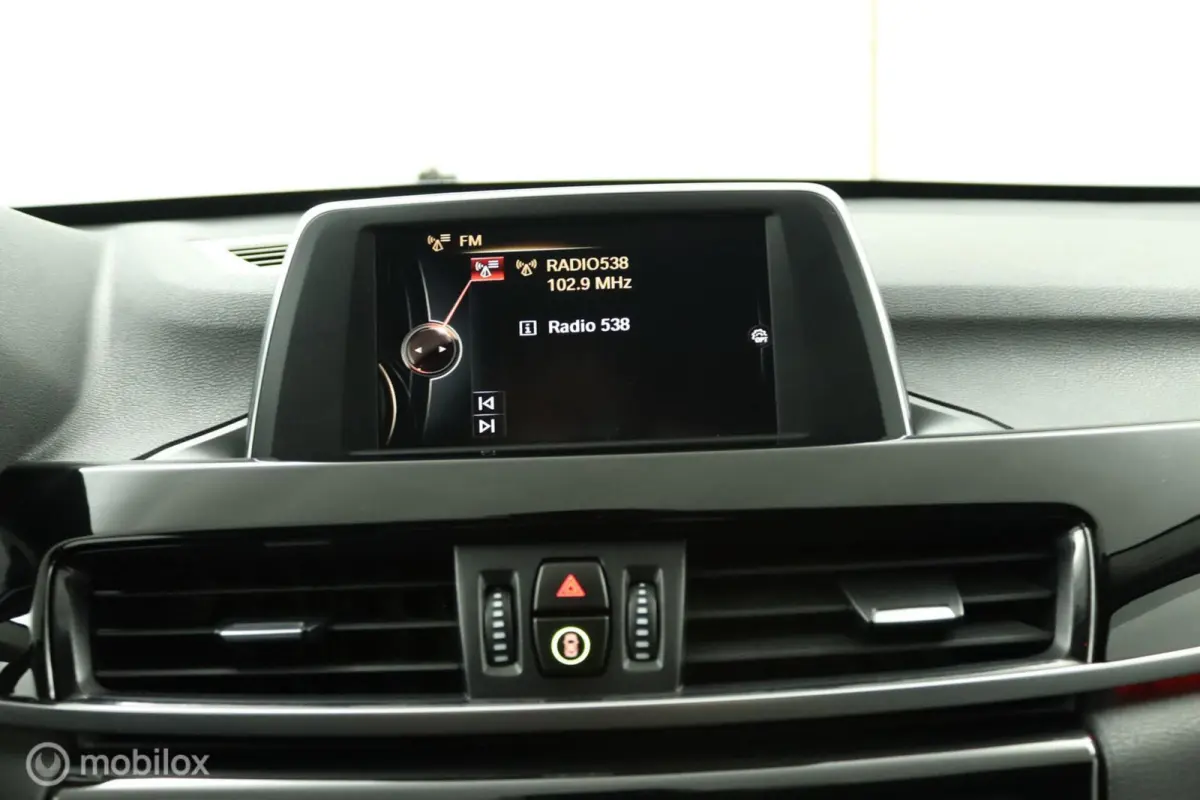 sDrive18i Exe CARPLAY TREKHAAK AIRCO NAVI CRUISE