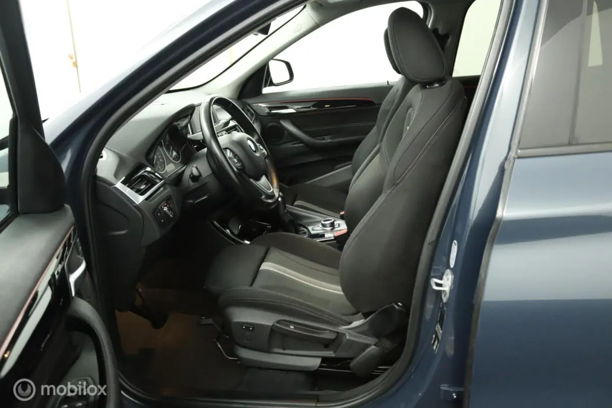 sDrive18i Exe CARPLAY TREKHAAK AIRCO NAVI CRUISE