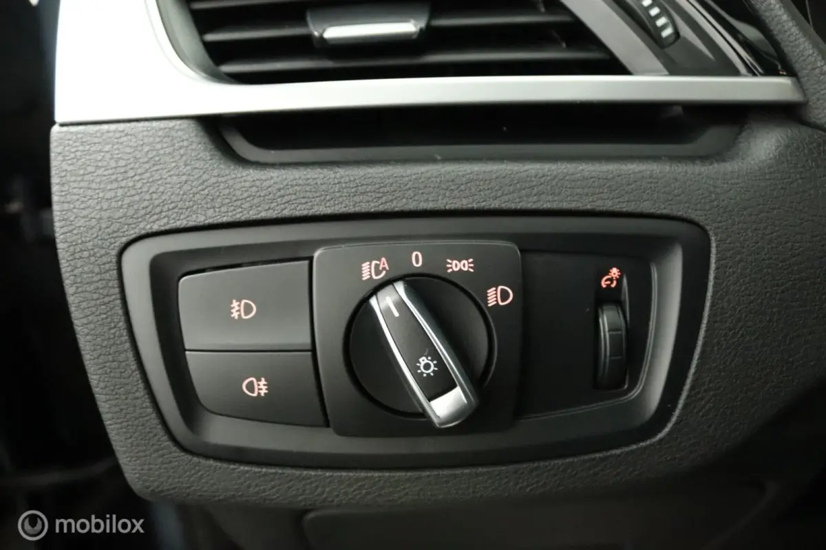 sDrive18i Exe CARPLAY TREKHAAK AIRCO NAVI CRUISE