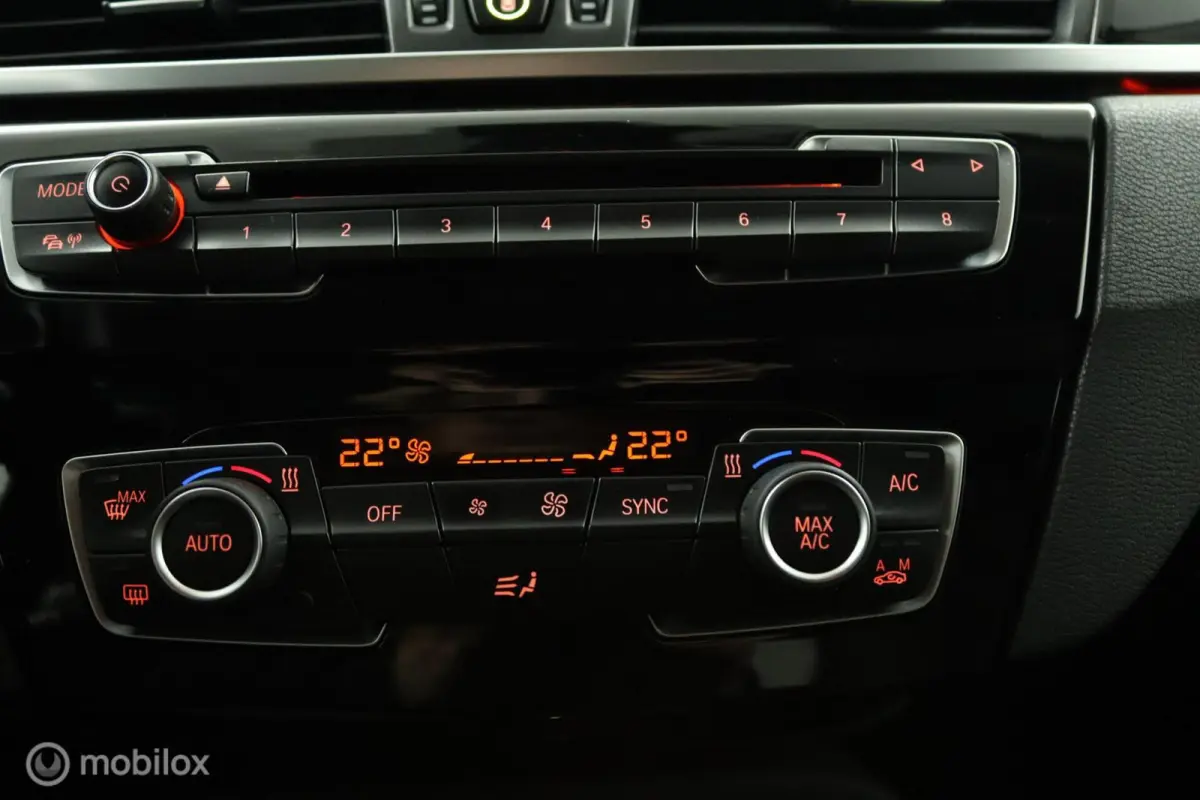 sDrive18i Exe CARPLAY TREKHAAK AIRCO NAVI CRUISE