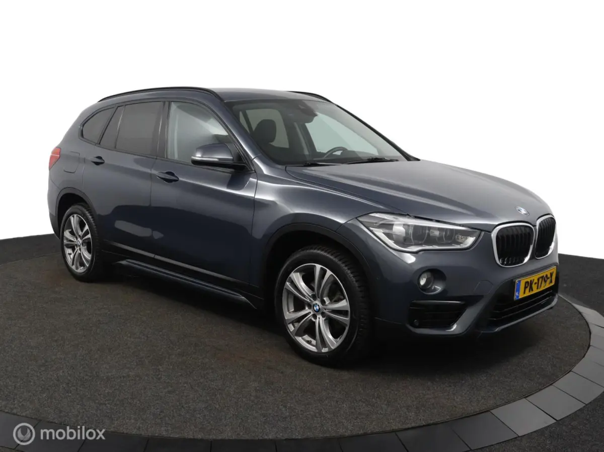 sDrive18i Exe CARPLAY TREKHAAK AIRCO NAVI CRUISE