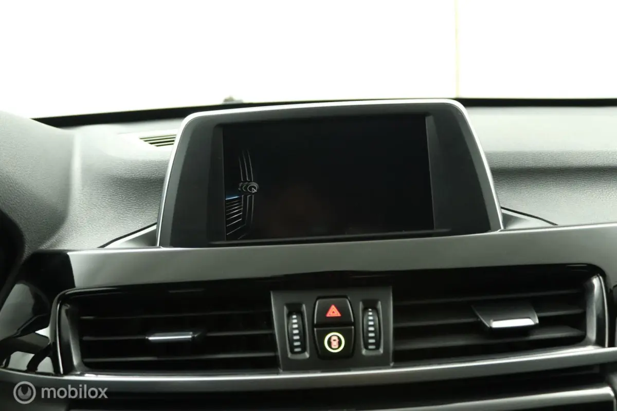 sDrive18i Exe CARPLAY TREKHAAK AIRCO NAVI CRUISE