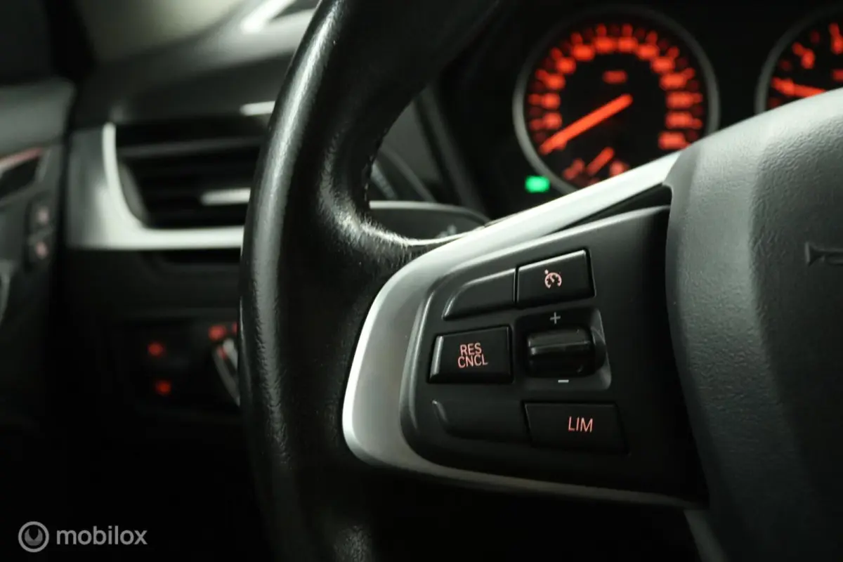 sDrive18i Exe CARPLAY TREKHAAK AIRCO NAVI CRUISE