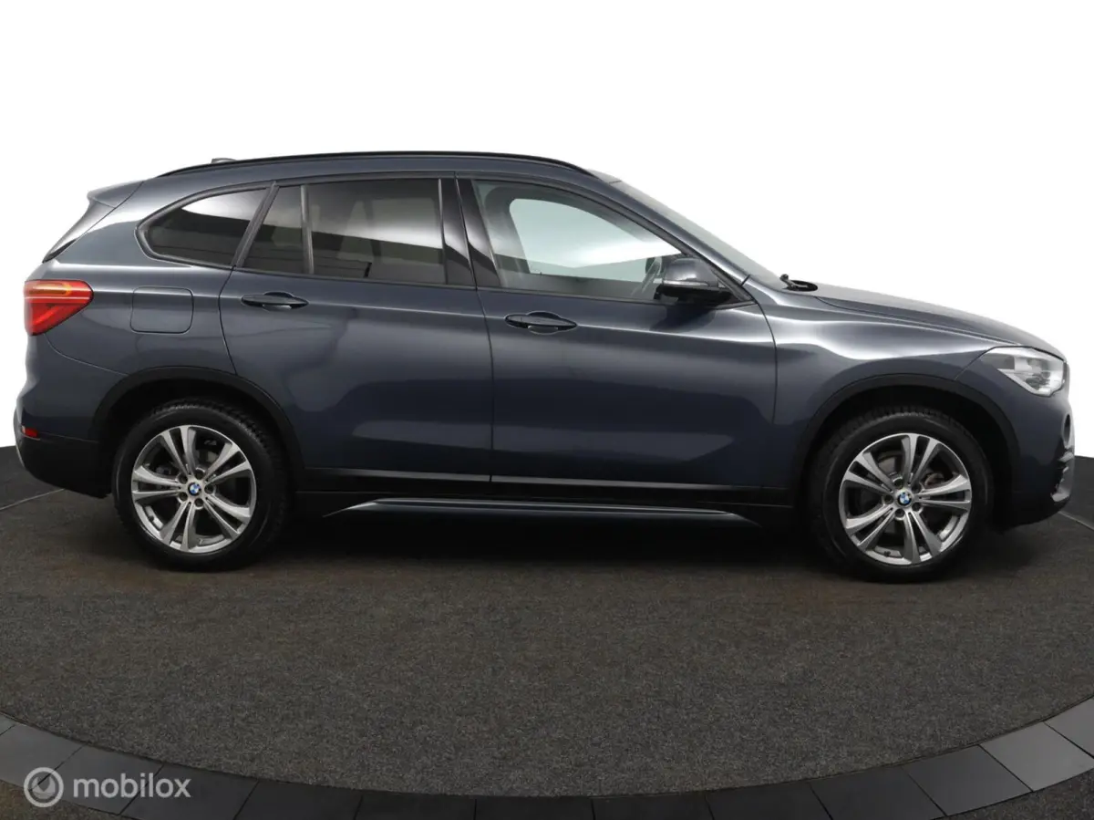 sDrive18i Exe CARPLAY TREKHAAK AIRCO NAVI CRUISE