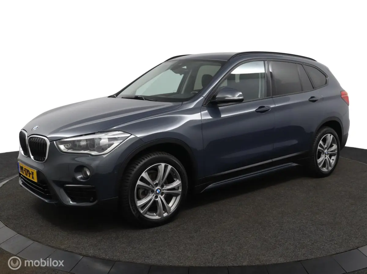 sDrive18i Exe CARPLAY TREKHAAK AIRCO NAVI CRUISE