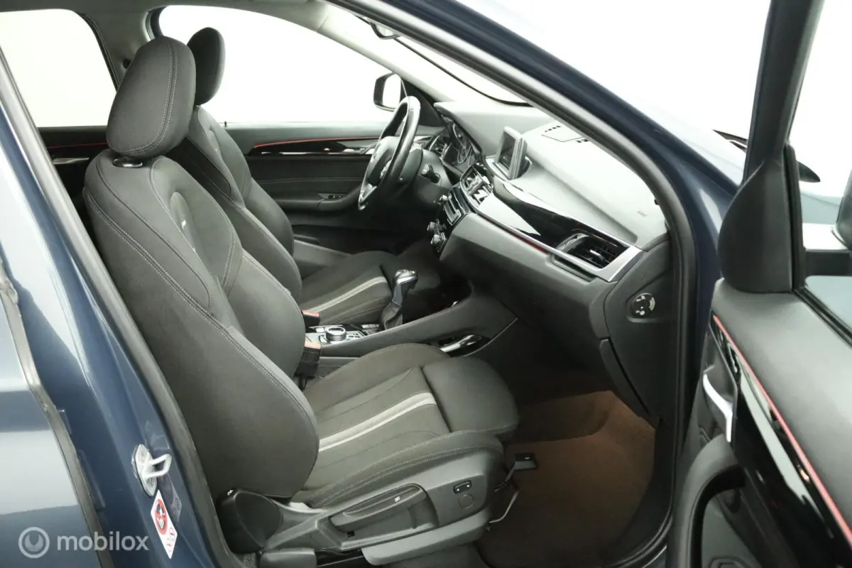 sDrive18i Exe CARPLAY TREKHAAK AIRCO NAVI CRUISE