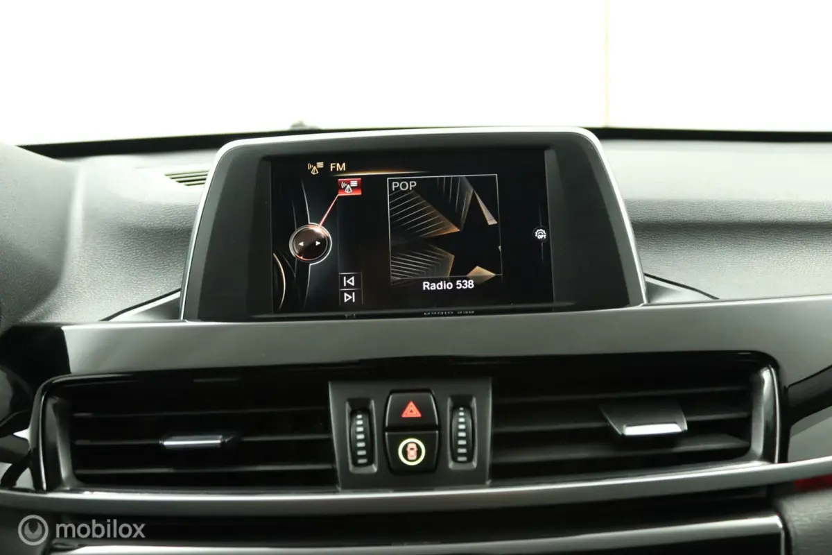 sDrive18i Exe CARPLAY TREKHAAK AIRCO NAVI CRUISE