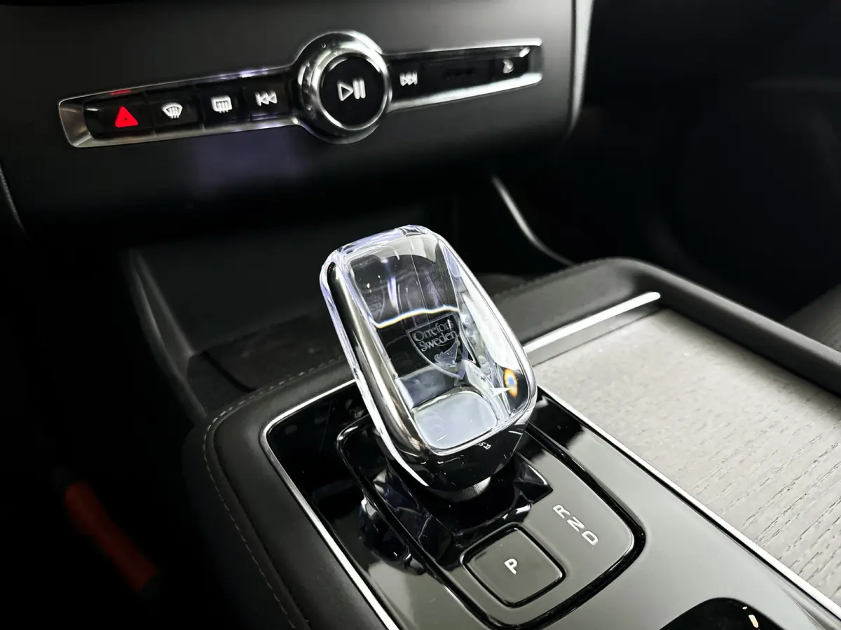 T8 Plug-in hybrid AWD Ultra Dark | SOH 100% | Panoramadak | 360º camera | Luchtvering | Head- Up display | Bowers & Wilkins | Stoelventilatie | Trekhaak