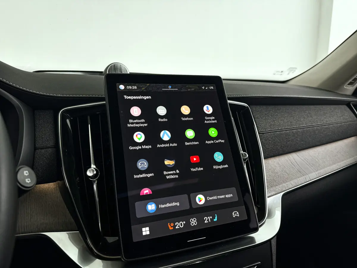 T8 Plug-in hybrid AWD Ultra Dark | SOH 100% | Panoramadak | 360º camera | Luchtvering | Head- Up display | Bowers & Wilkins | Stoelventilatie | Trekhaak