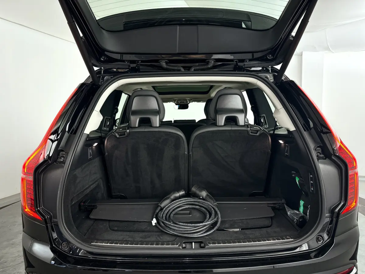 T8 Plug-in hybrid AWD Ultra Dark | SOH 100% | Panoramadak | 360º camera | Luchtvering | Head- Up display | Bowers & Wilkins | Stoelventilatie | Trekhaak