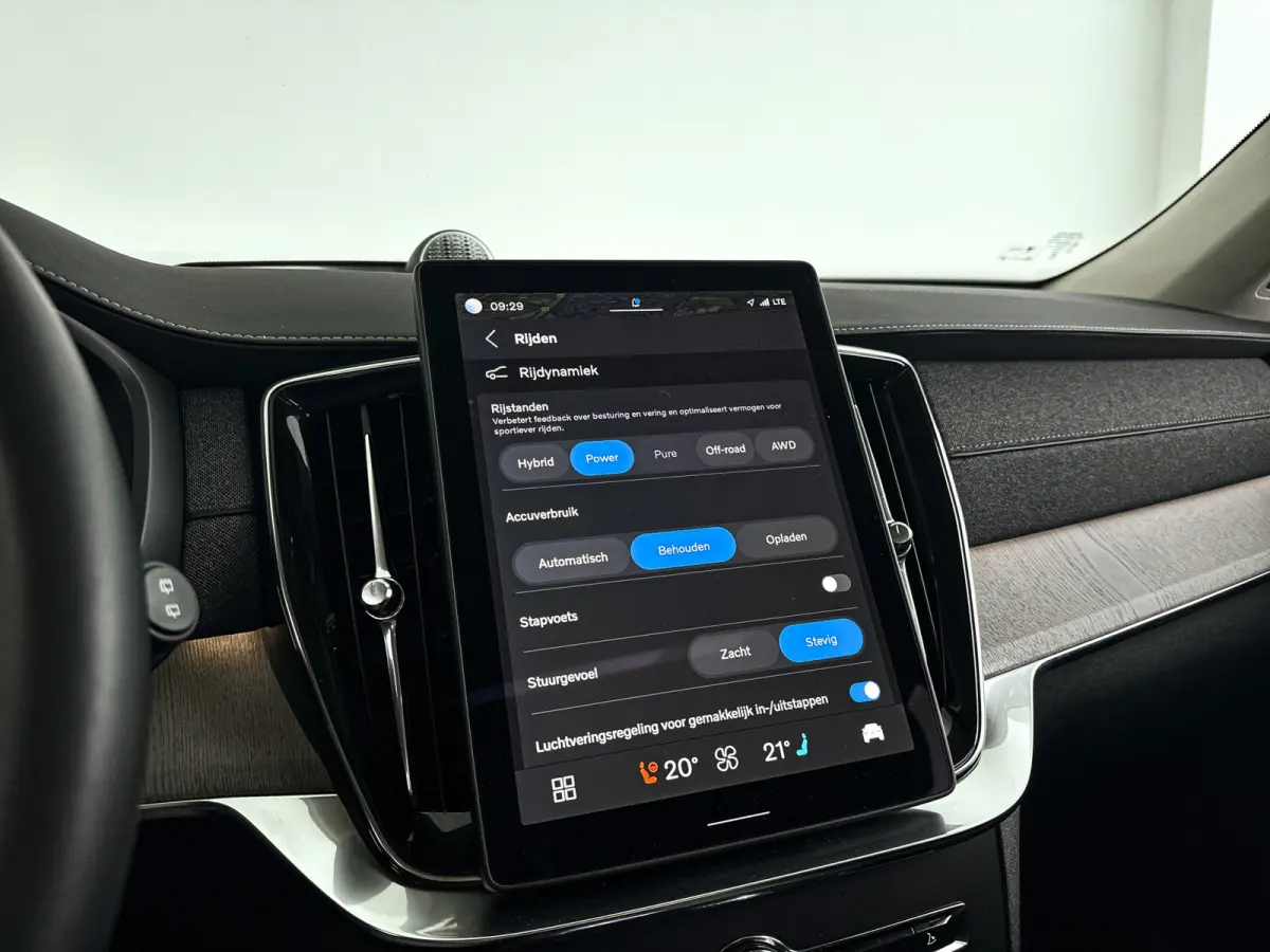 T8 Plug-in hybrid AWD Ultra Dark | SOH 100% | Panoramadak | 360º camera | Luchtvering | Head- Up display | Bowers & Wilkins | Stoelventilatie | Trekhaak