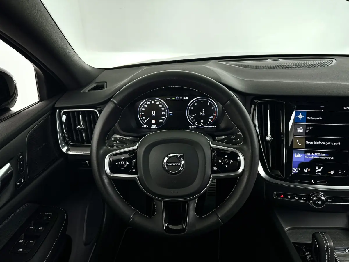 B4 R-Design | Parkeercamera | Harman Kardon | Stoel- en stuurverwarming | Trekhaak