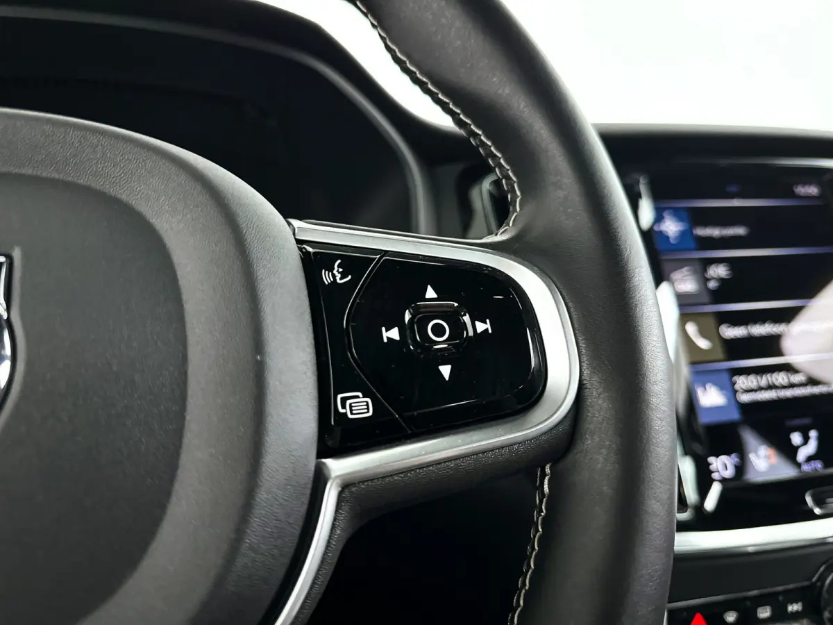 B4 R-Design | Parkeercamera | Harman Kardon | Stoel- en stuurverwarming | Trekhaak