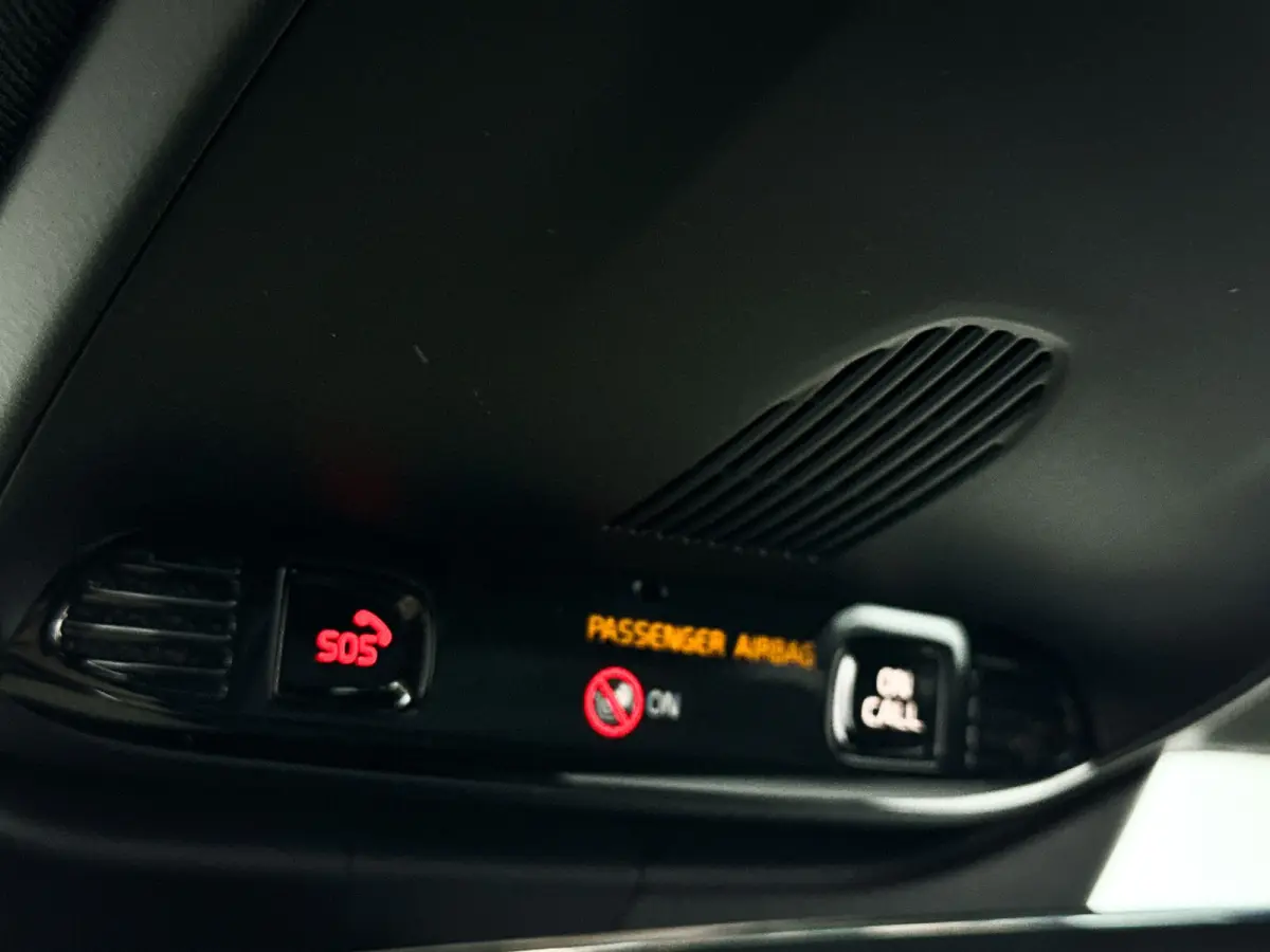 B4 R-Design | Parkeercamera | Harman Kardon | Stoel- en stuurverwarming | Trekhaak