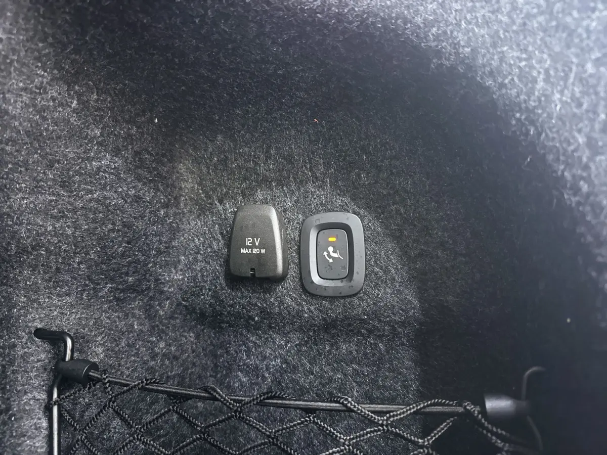 B4 R-Design | Parkeercamera | Harman Kardon | Stoel- en stuurverwarming | Trekhaak