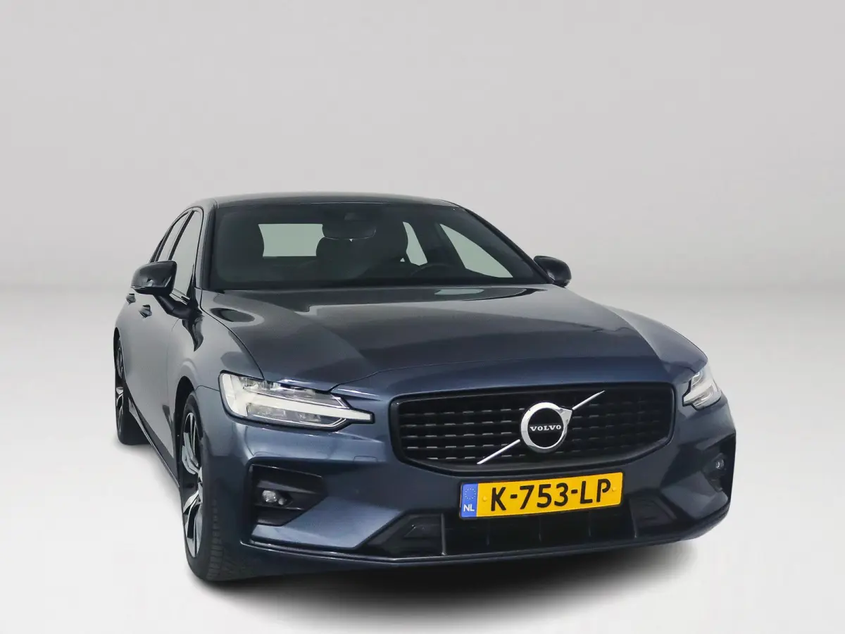 B4 R-Design | Parkeercamera | Harman Kardon | Stoel- en stuurverwarming | Trekhaak