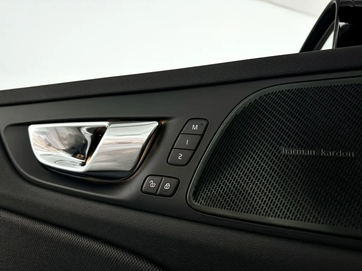 B4 R-Design | Parkeercamera | Harman Kardon | Stoel- en stuurverwarming | Trekhaak