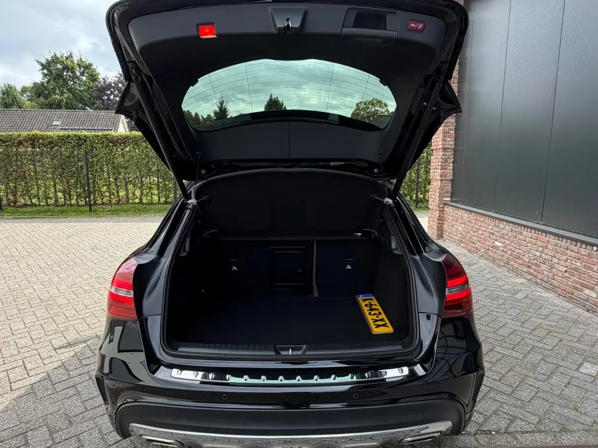 180 AMG Line Automaat| 2018 | 66.111 km | Leder | CarPlay | 19”