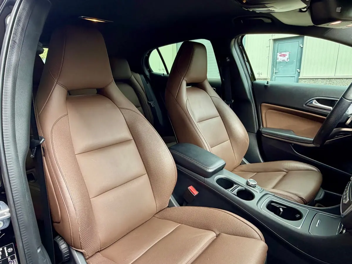 180 AMG Line Automaat| 2018 | 66.111 km | Leder | CarPlay | 19”