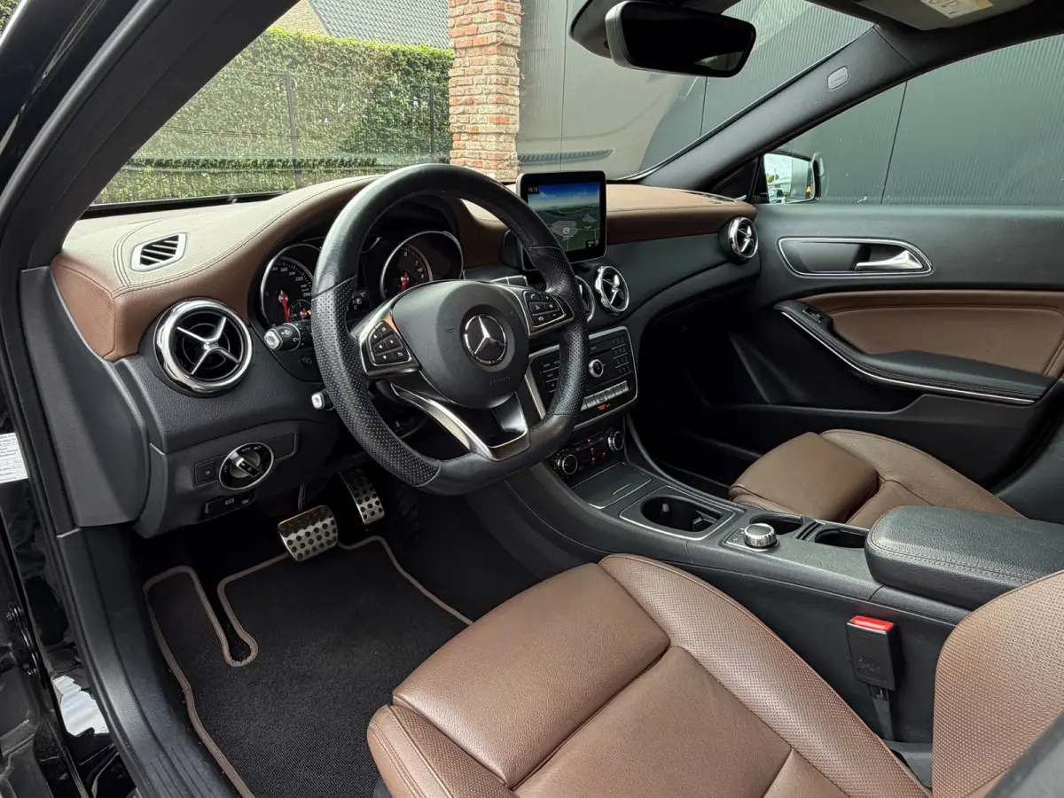 180 AMG Line Automaat| 2018 | 66.111 km | Leder | CarPlay | 19”