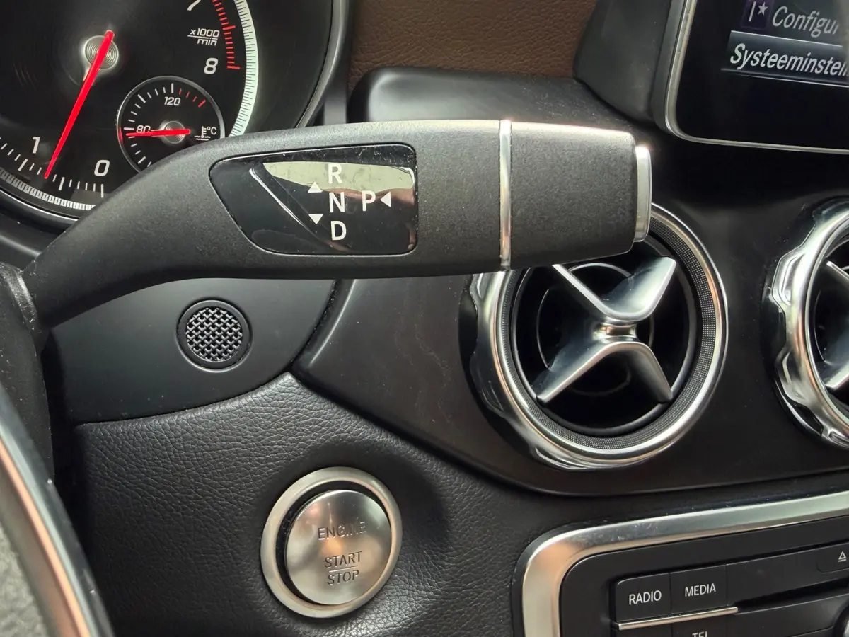 180 AMG Line Automaat| 2018 | 66.111 km | Leder | CarPlay | 19”