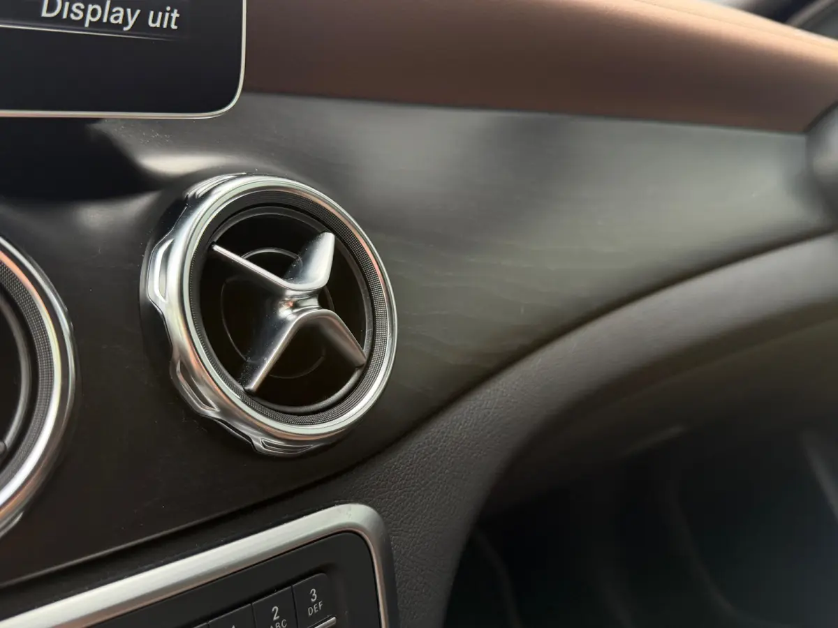 180 AMG Line Automaat| 2018 | 66.111 km | Leder | CarPlay | 19”