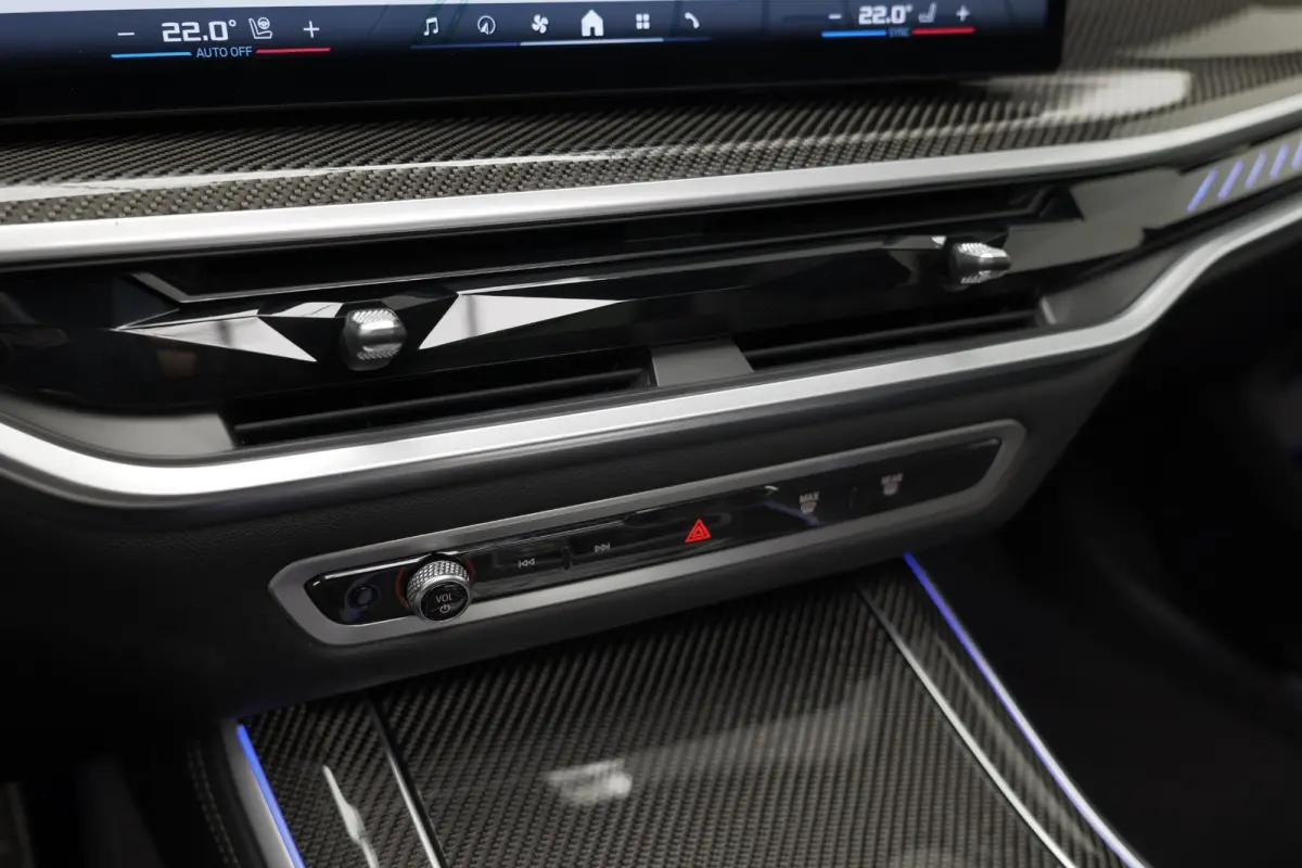 M60i xDrive |Pano|SkyLounge|Carbon|Massage|