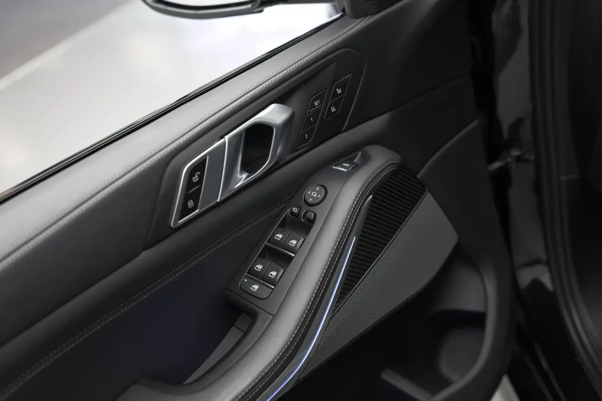 M60i xDrive |Pano|SkyLounge|Carbon|Massage|