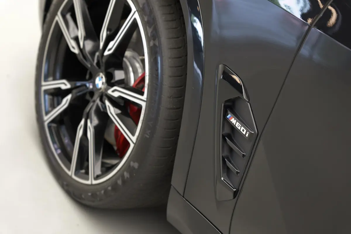 M60i xDrive |Pano|SkyLounge|Carbon|Massage|