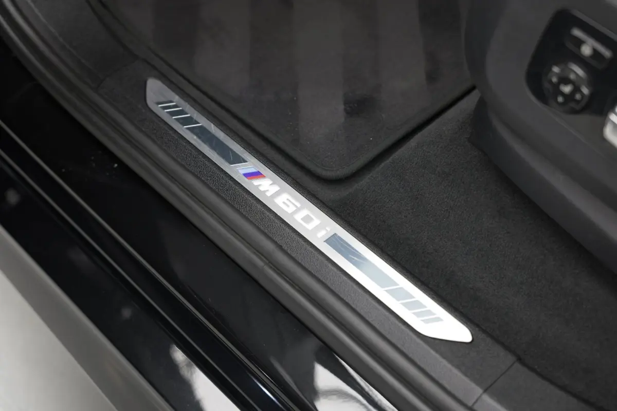 M60i xDrive |Pano|SkyLounge|Carbon|Massage|