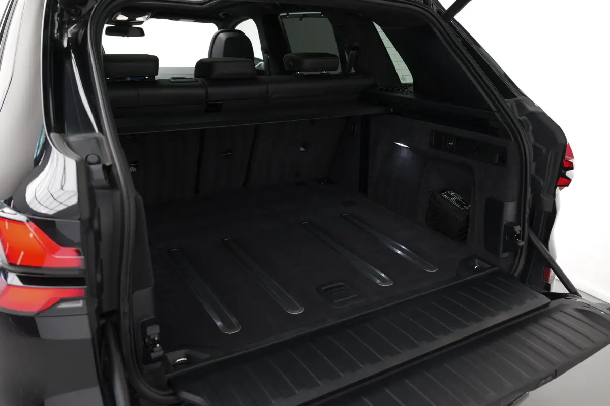 M60i xDrive |Pano|SkyLounge|Carbon|Massage|