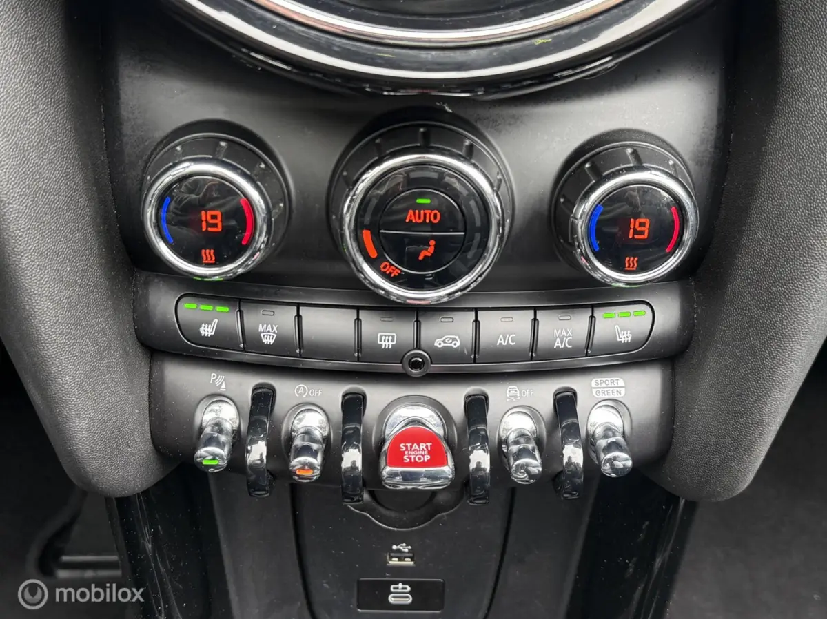 1.5 Cabrio Edition Half leer Navi Carplay Virtual HUD Harman Kardon Dealer onderhouden