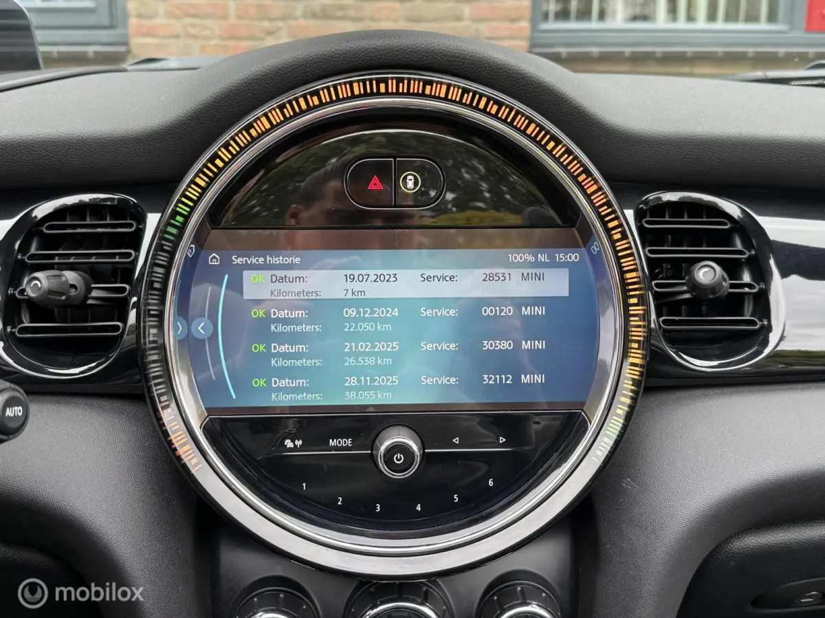 1.5 Cabrio Edition Half leer Navi Carplay Virtual HUD Harman Kardon Dealer onderhouden